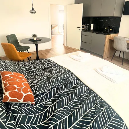 Apartament Ahat Apartment- Modern Near Center & Free Parking *